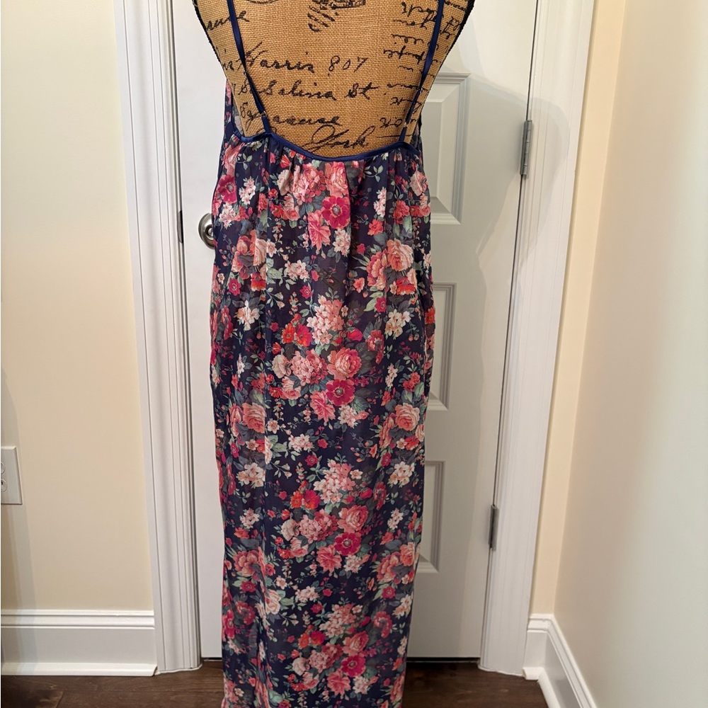 Papinelle Women's Robe and nightgown set. - Picture 8 of 16